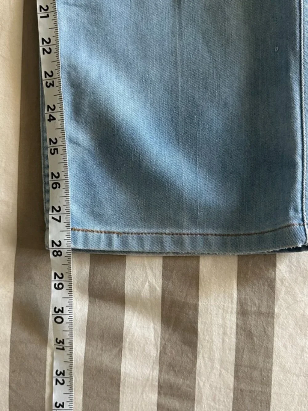 Vintage Levi's Action Jeans Light Wash Size 32 x 28